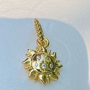 Pandora Shine Sparkling Sun Charm ☀️